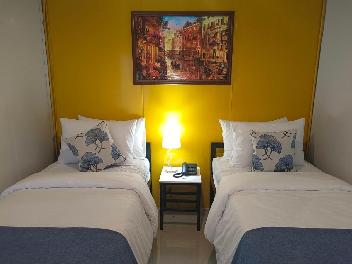 Happy Daze Hotel Tagum Exteriör bild