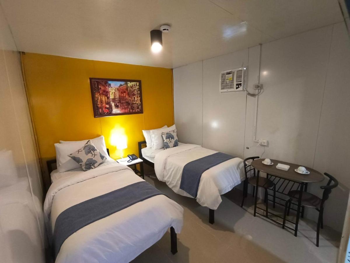 Happy Daze Hotel Tagum Exteriör bild
