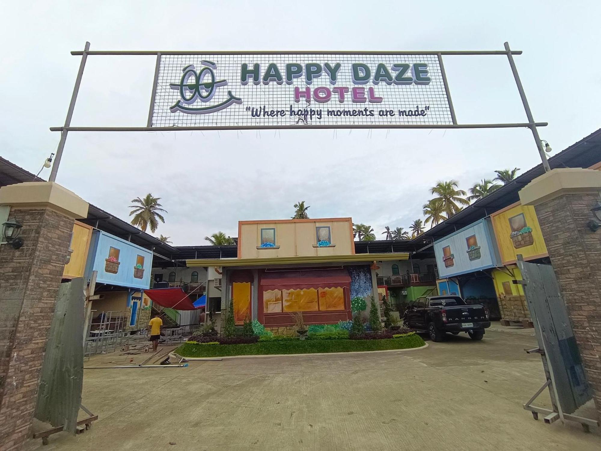 Happy Daze Hotel Tagum Exteriör bild